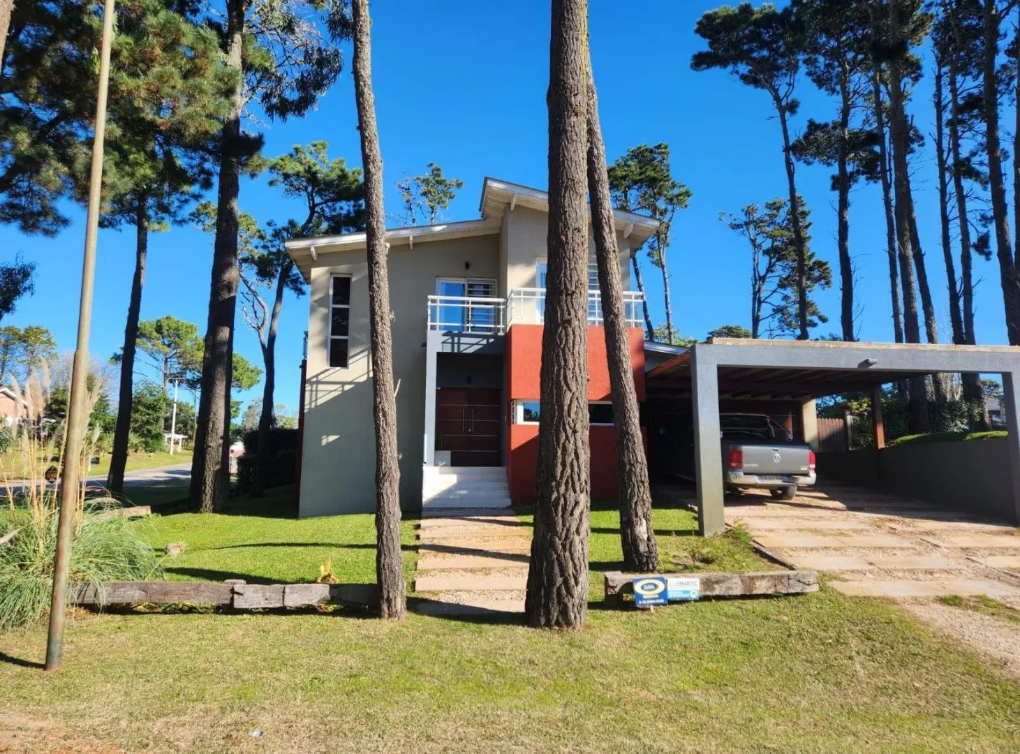 Casa en venta - 5 Dormitorios 4 Baños - Pinamar 5