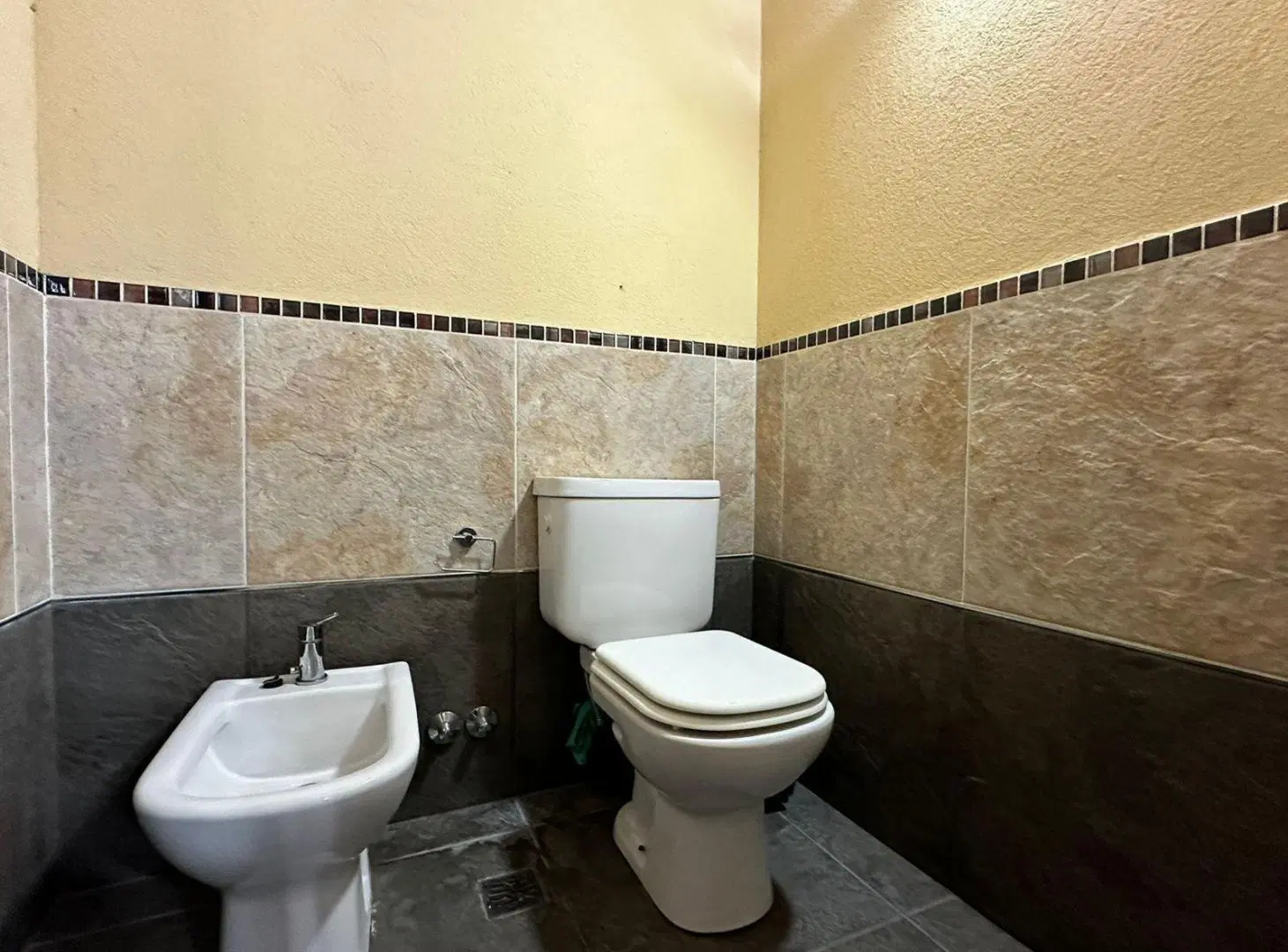 Casa en venta - 5 Dormitorios 4 Baños - Pinamar 8