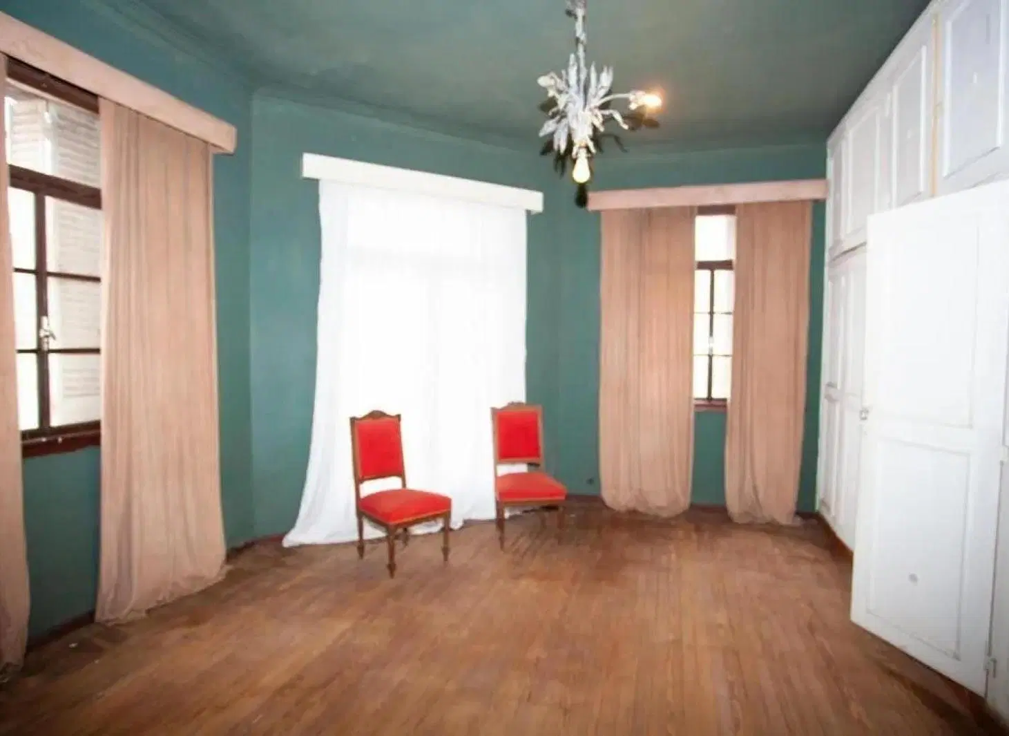 Casa en venta - 4 Dormitorios 2 Baños - Necochea 5