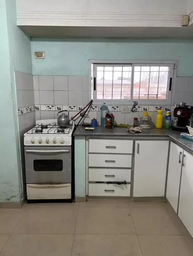 Casa en venta - 2 Dormitorios 1 Baño - Cochera - 315mts2 - La Plata 2