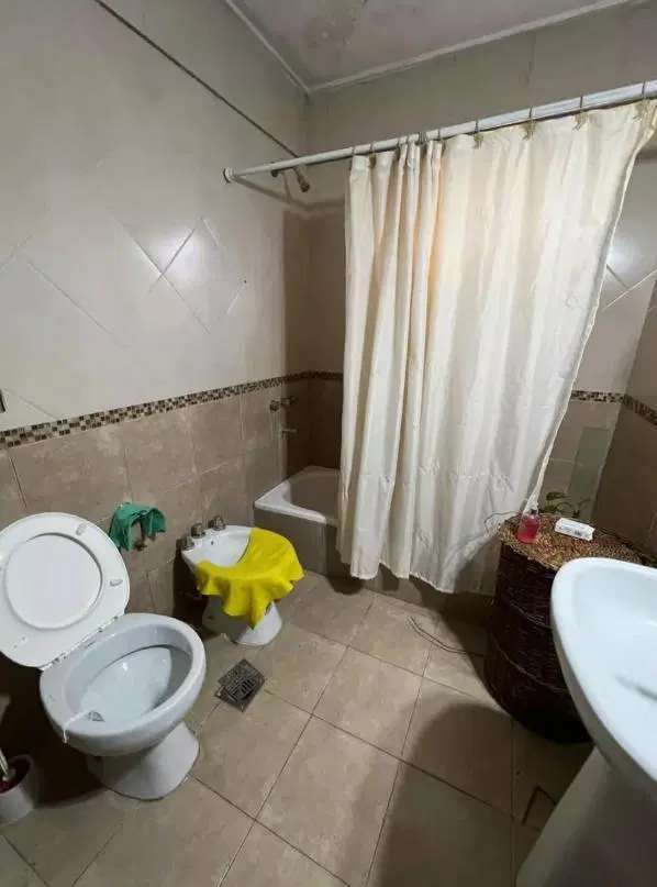 Casa en venta - 2 Dormitorios 1 Baño - Cochera - 315mts2 - La Plata 4