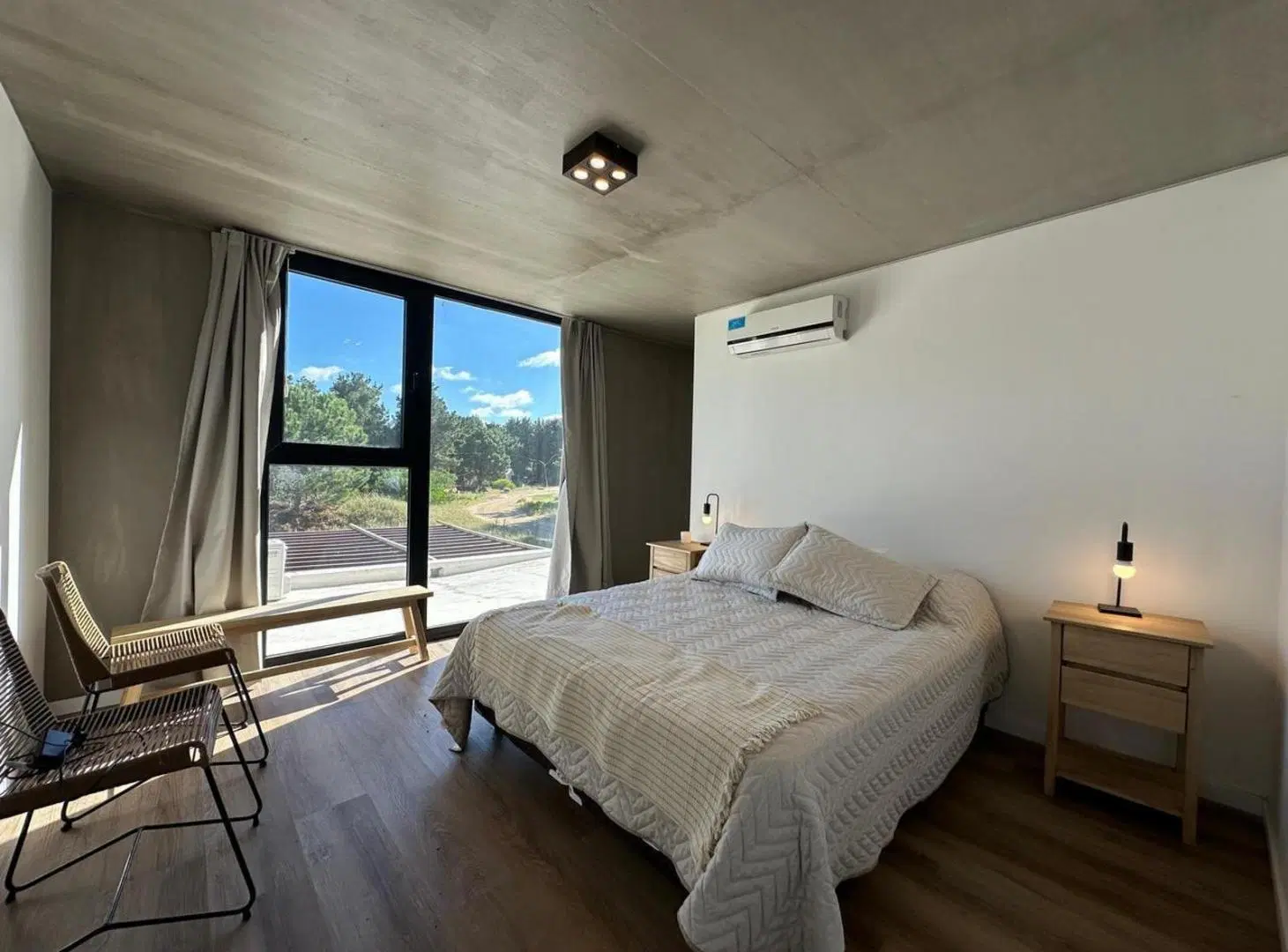 Casa en venta - 3 Dormitorios 3 Baños - Pinamar 2