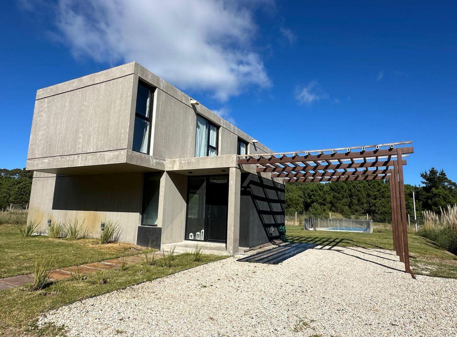 Casa en venta - 3 Dormitorios 3 Baños - Pinamar