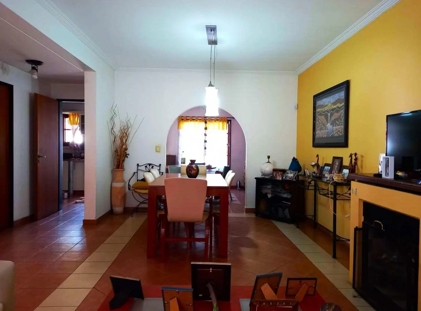 Casa en venta - 3 Dormitorios 2 Baños - Castelar 4