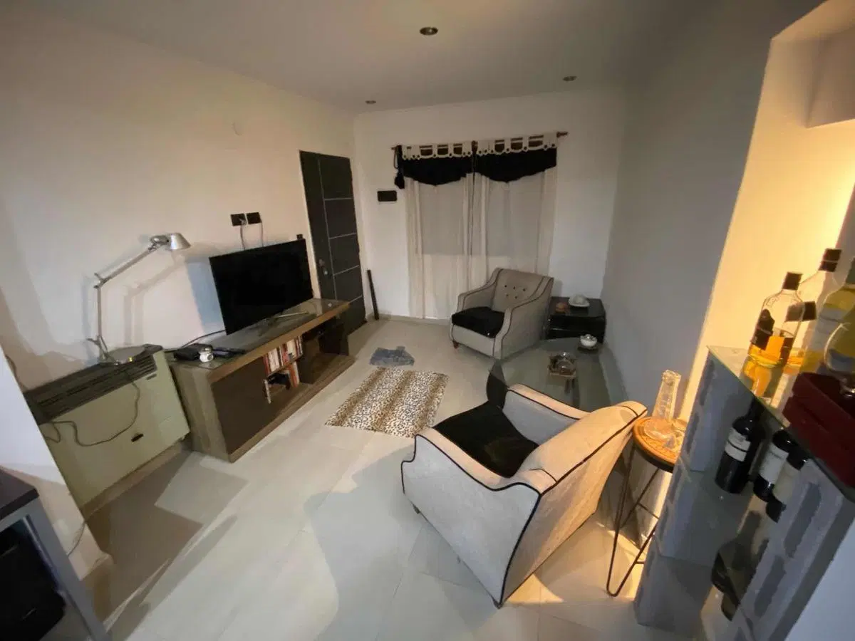 Casa en venta - 1 Dormitorio 1 Baño 1 Cochera- 80Mts2 - Cañuelas 2
