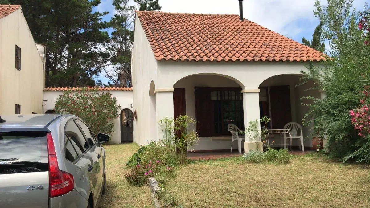 Casa en venta - 3 Dormitorios 1 Baño - 300Mts2 - Las Toninas 4