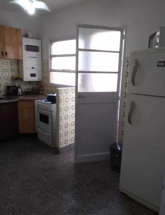 Departamento en venta - 2 dormitorios 1 baño - 70mts2 - Lanús Este 2