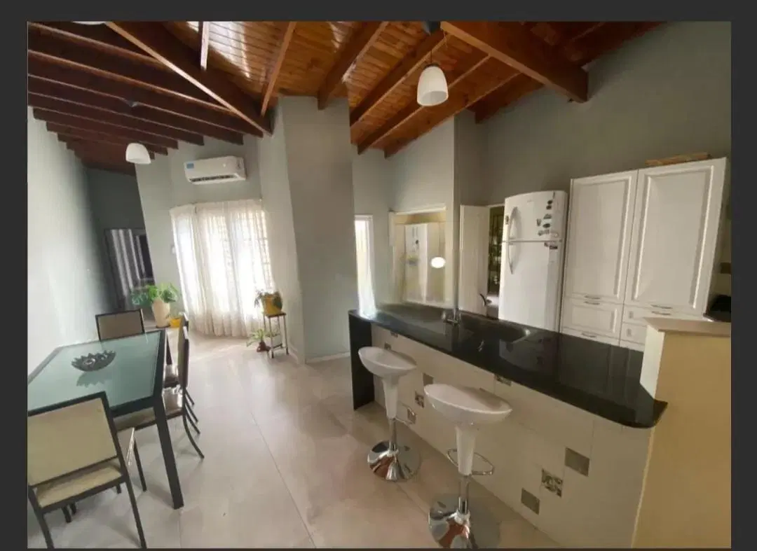 Casa en venta - 4 Dormitorios 2 Baños - Cocheras - 372Mts2 - Campana 5
