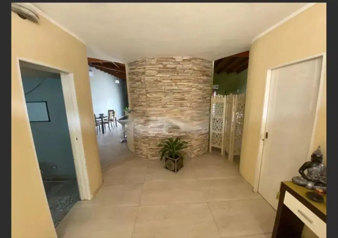 Casa en venta - 4 Dormitorios 2 Baños - Cocheras - 372Mts2 - Campana 1