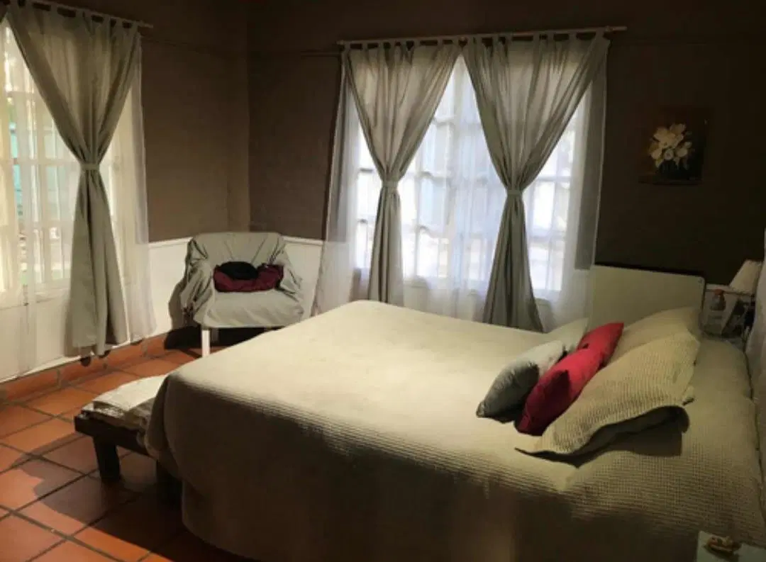 Casa en venta - 3 Dormitorios 1 Baño - 200mts2 - Abasto 2