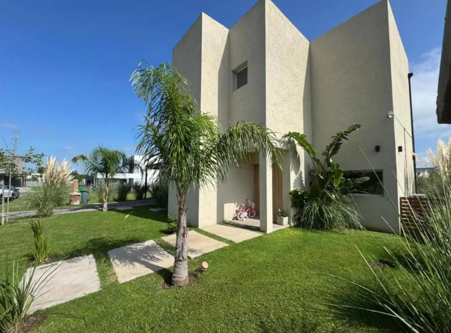 Casa en venta - 3 Dormitorios 3 Baños - Cocheras - 700Mts2 - Pilar 1