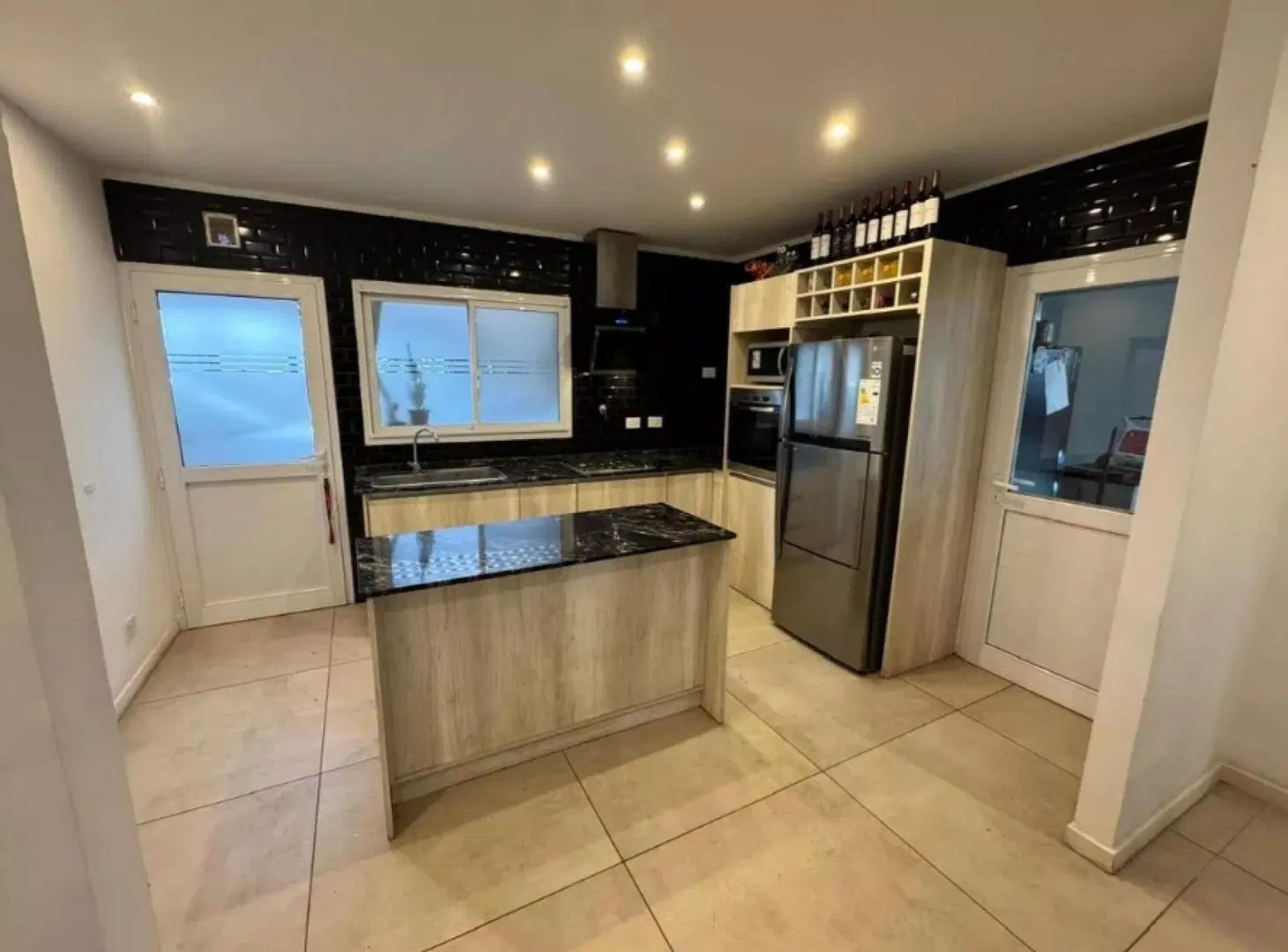 Casa en venta - 3 Dormitorios 3 Baños - Cocheras - 700Mts2 - Pilar 4