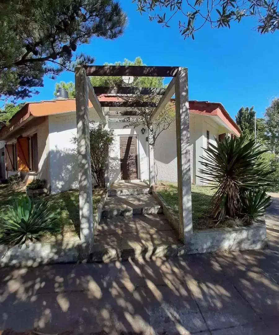 Casa en venta - 4 Dormitorios 2 Baños - 202.5Mts2 - Las Toninas 2