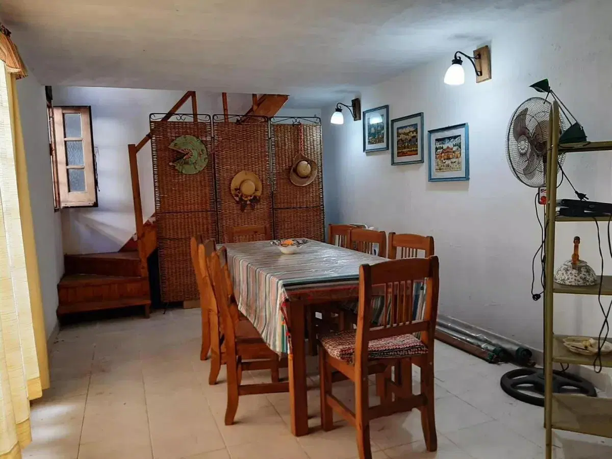 Casa en venta - 4 Dormitorios 2 Baños - 202.5Mts2 - Las Toninas 3