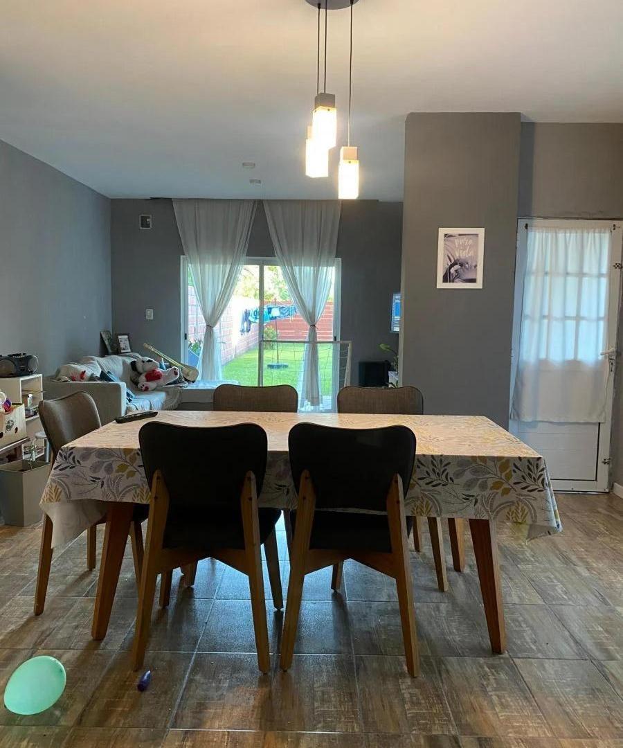Casa en venta - 2 Dormitorios 2 Baños - Cochera - 400Mts2 - Los Toldos