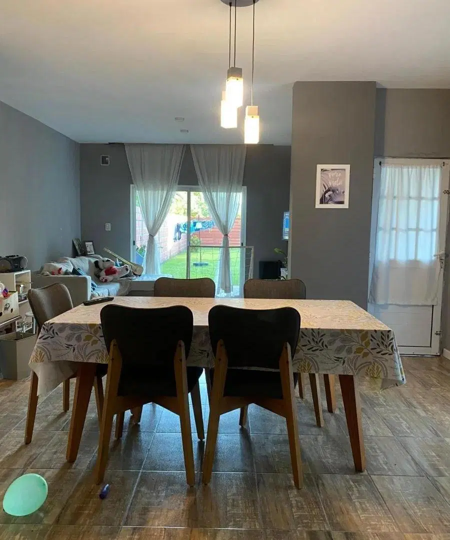 Casa en venta - 2 Dormitorios 2 Baños - Cochera - 400Mts2 - Los Toldos 5