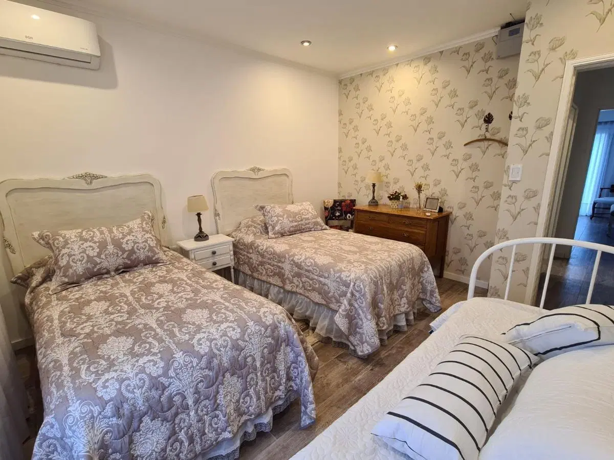 Complejo en venta - 4 Dormitorios 4 Baños - Cochera - 540Mts2 - Monte Hermoso 5