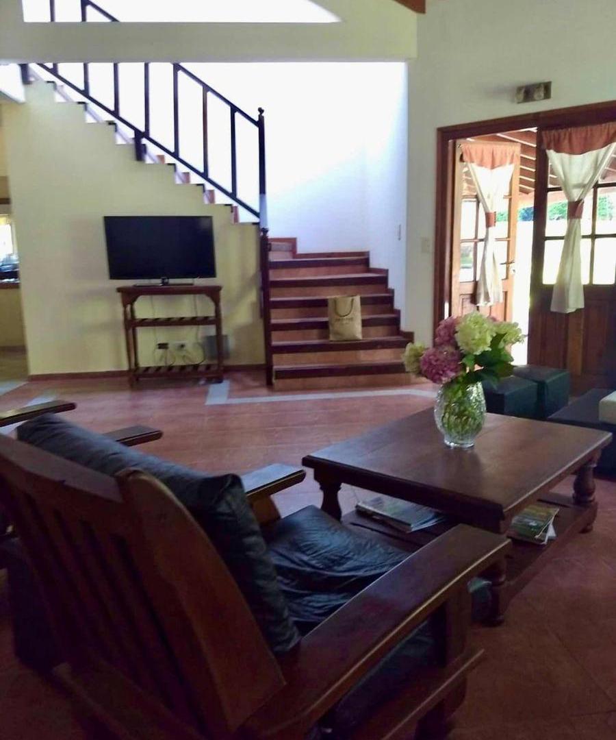 Casa en venta - 5 Dormitorios 4 Baños - Cocheras - 1500Mts2 - Cariló