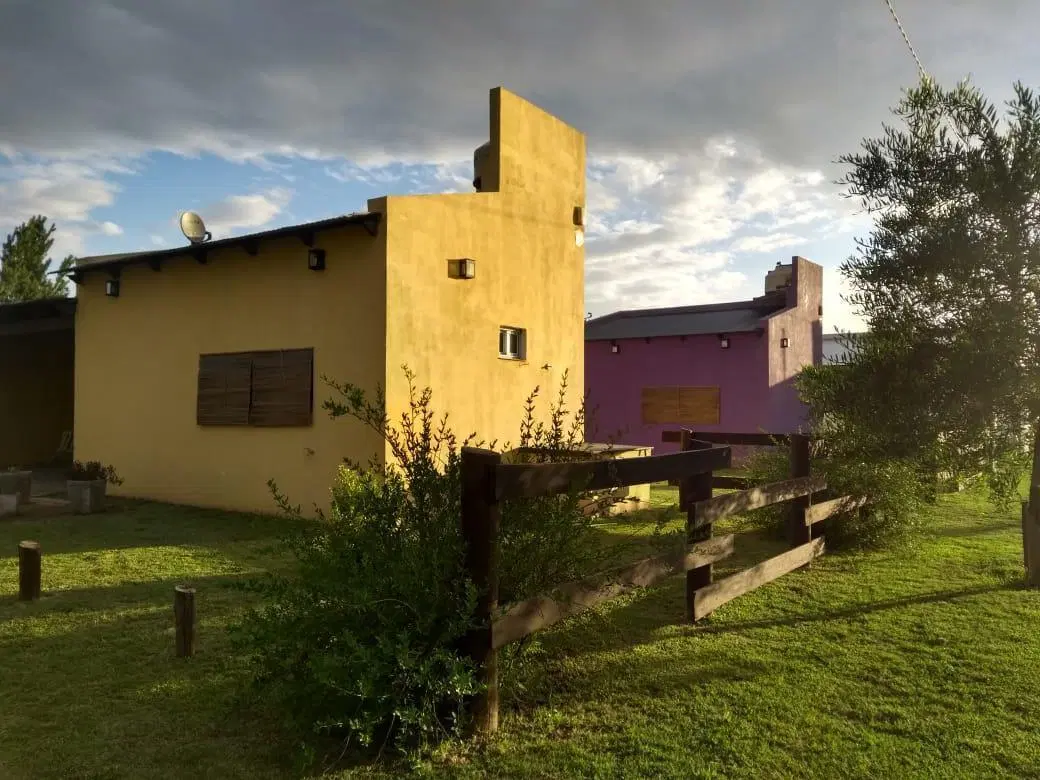 Casas en venta - 1 dormitorio 1 baño - 200mts2 - Bolivar 1