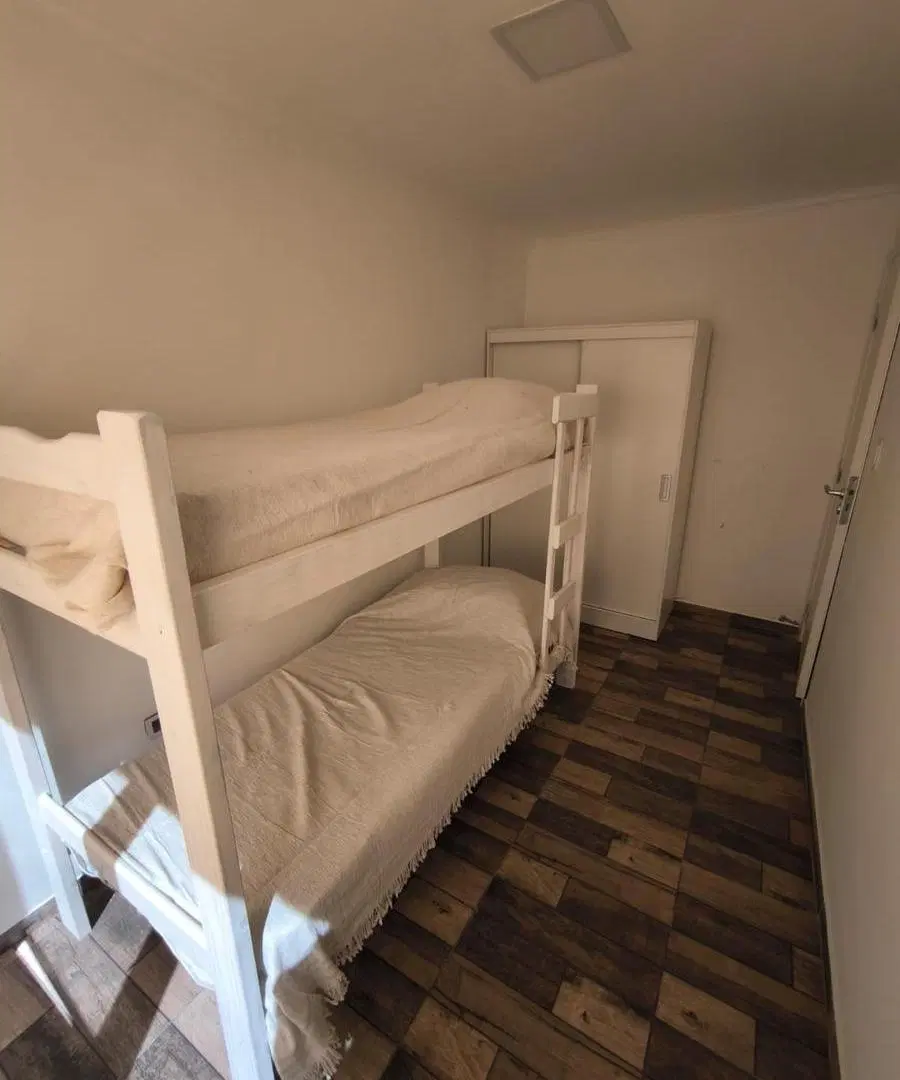 Casa en venta - 6 Dormitorios 3 Baños - Necochea 5