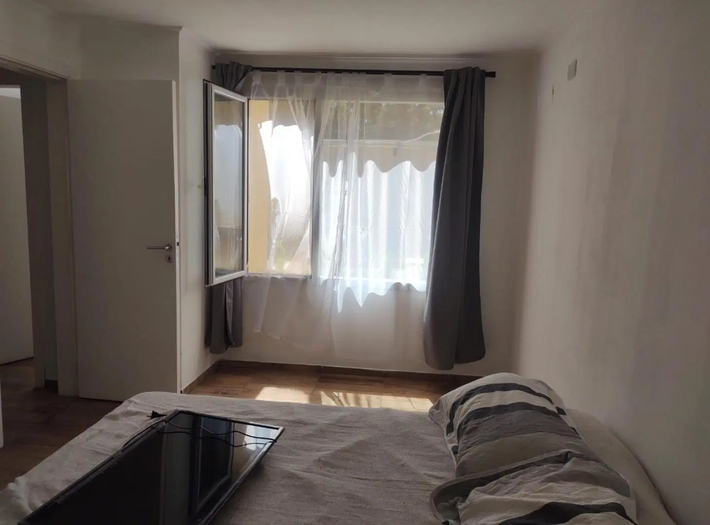 Casa en venta - 6 Dormitorios 3 Baños - Necochea 4