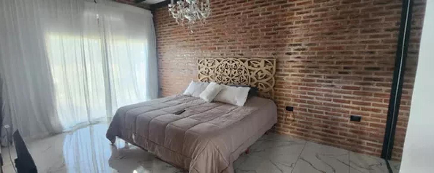 Casa en venta - 2 Dormitorios 2 Baños - Cocheras - 1.050Mts2 - Chascomús