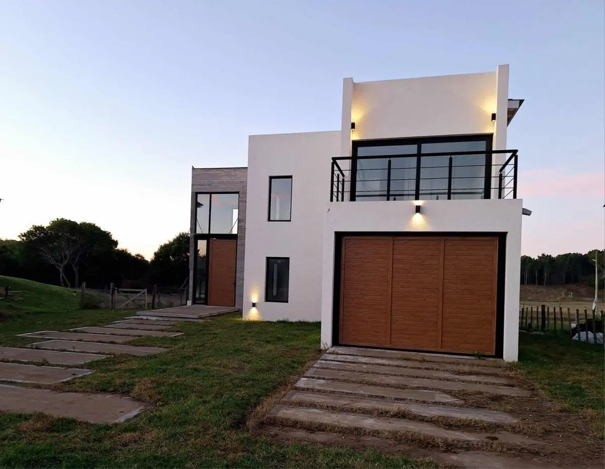 Casa en venta - 3 Dormitorios 4 Baños - 1050mts - Costa Esmeralda 2