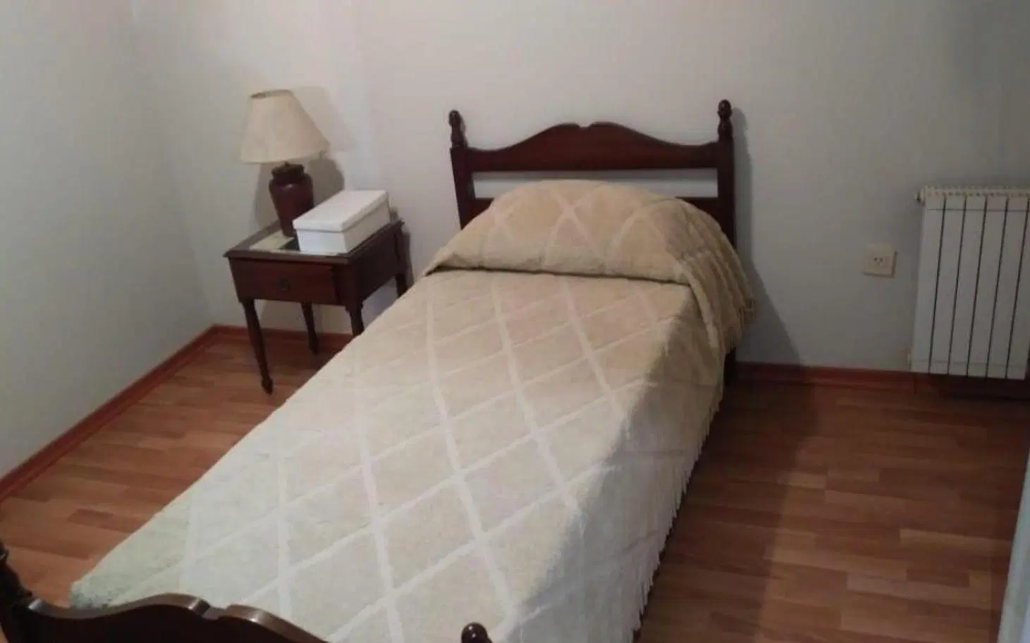 Casa en venta - 4 Dormitorios 4 Baños - Cochera - 330Mts2 - La Plata 2