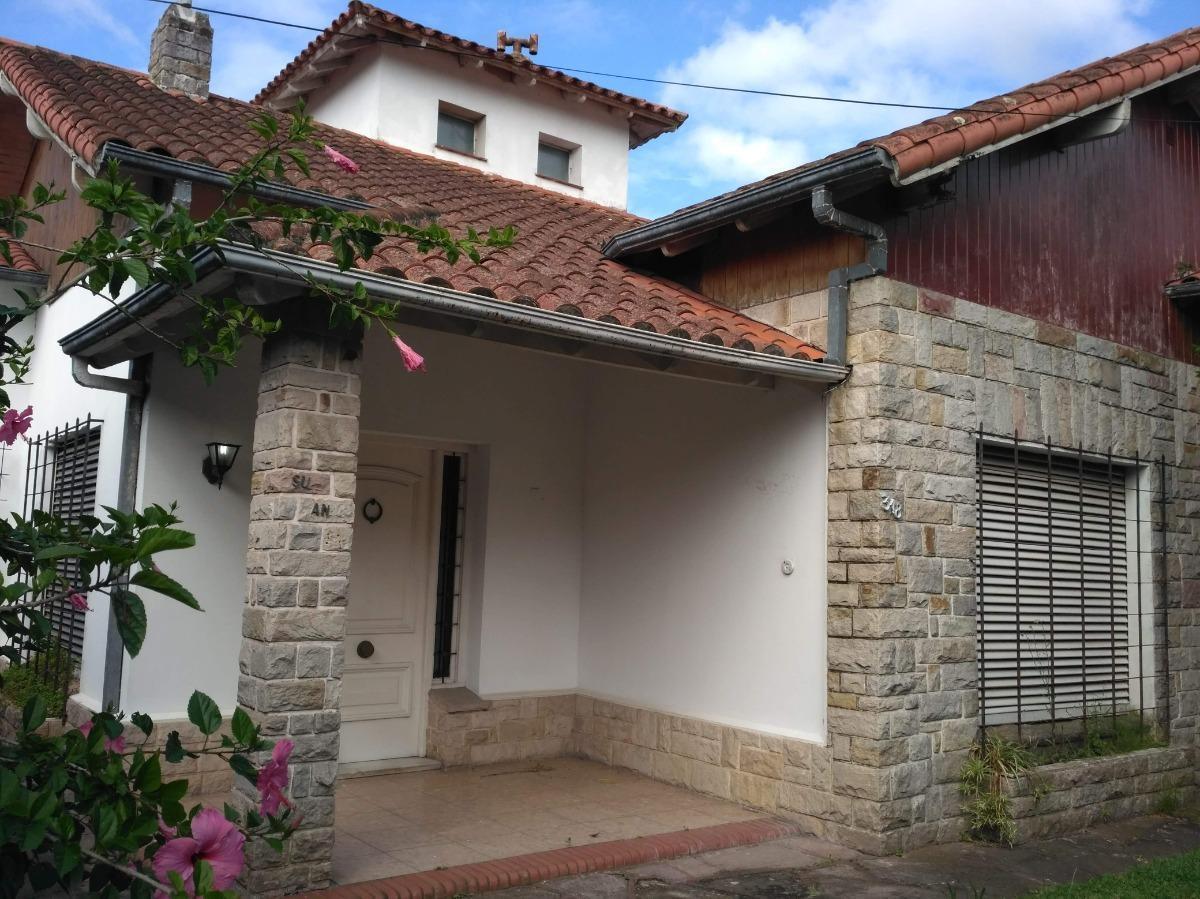Casa en venta - 3 Dormitorios 2 Baños 1 Cochera - 461Mts2 - Baradero