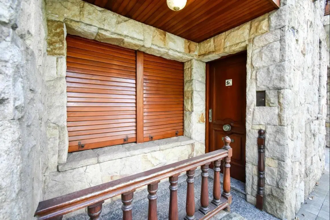 Casa en venta - 4 dormitorios 2 baños 1 cochera - 200mts2 - La Plata 4
