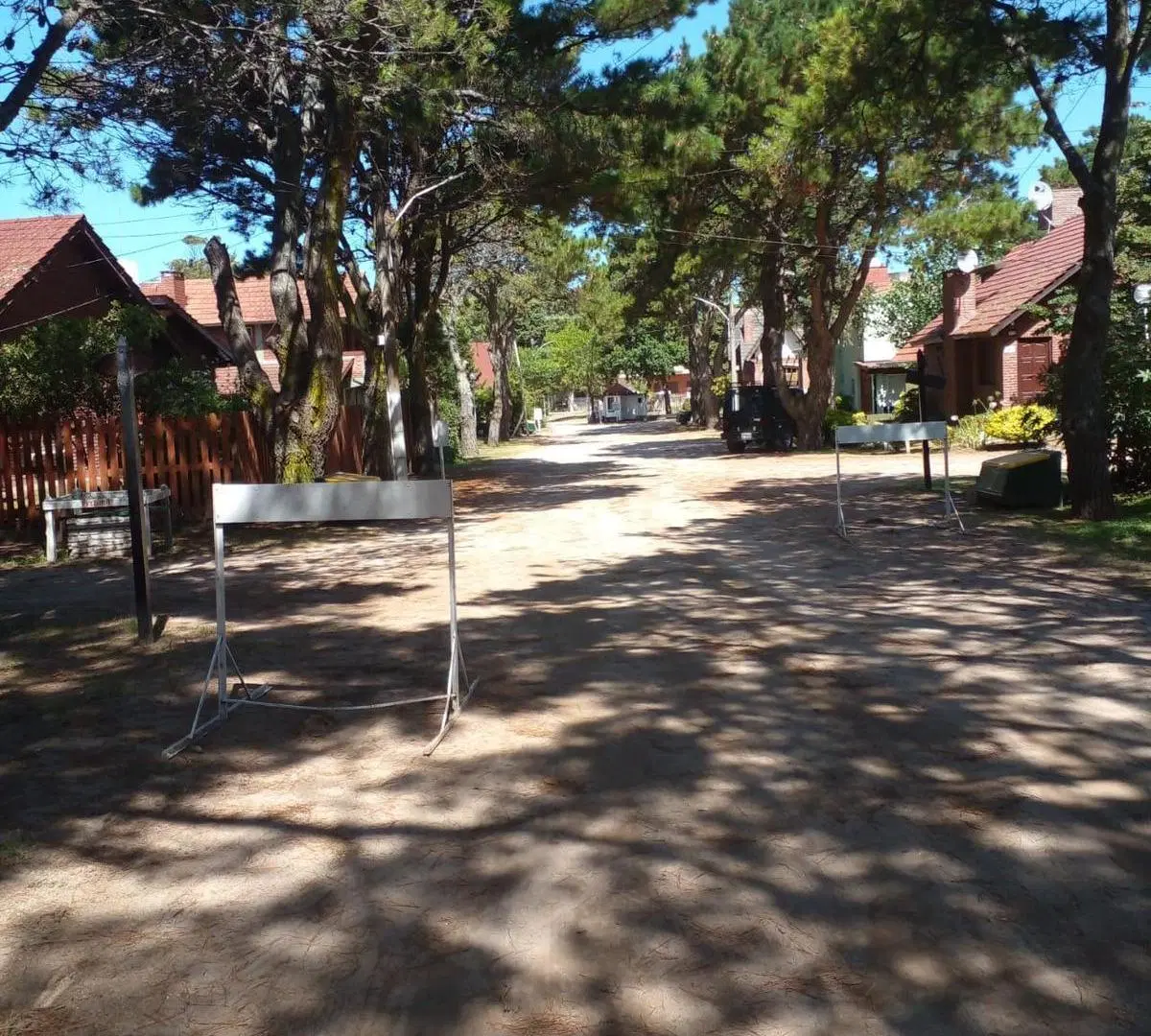 Casa en venta - 2 Dormitorios 1 Baño - Cochera - 200Mts2 - Country Hipocampo, Villa Gesell 2
