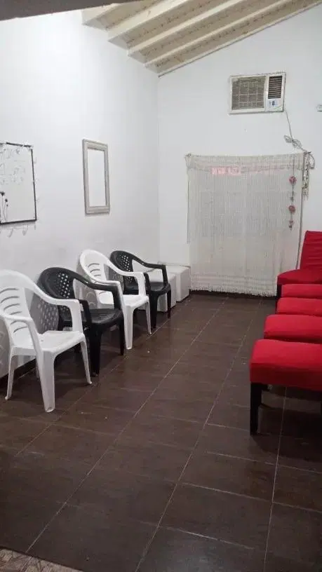 Casa en venta - 4 Dormitorios 3 Baños - 545Mts2 - Merlo 2