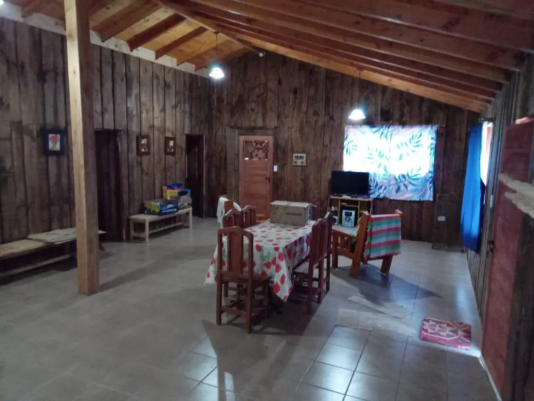 Casa en venta - 3 Dormitorios 1 Baño - Cochera - 1.700Mts2 - El Bolsón, Río Negro 5