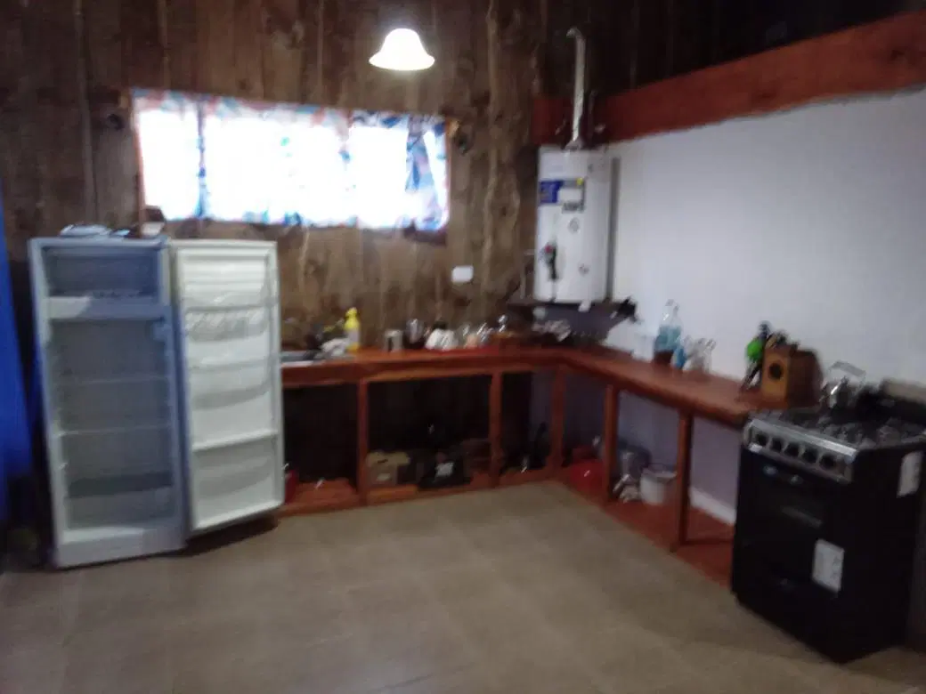 Casa en venta - 3 Dormitorios 1 Baño - Cochera - 1.700Mts2 - El Bolsón, Río Negro 4