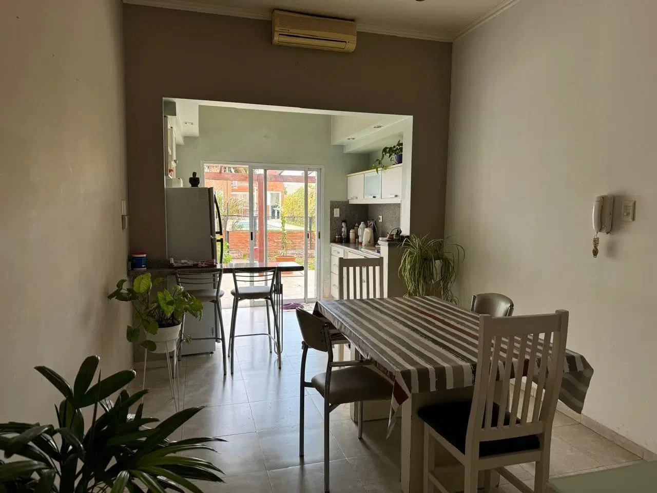 Casa en venta - 2 Dormitorios 2 Baños - 314Mts2 - Chivilcoy 4