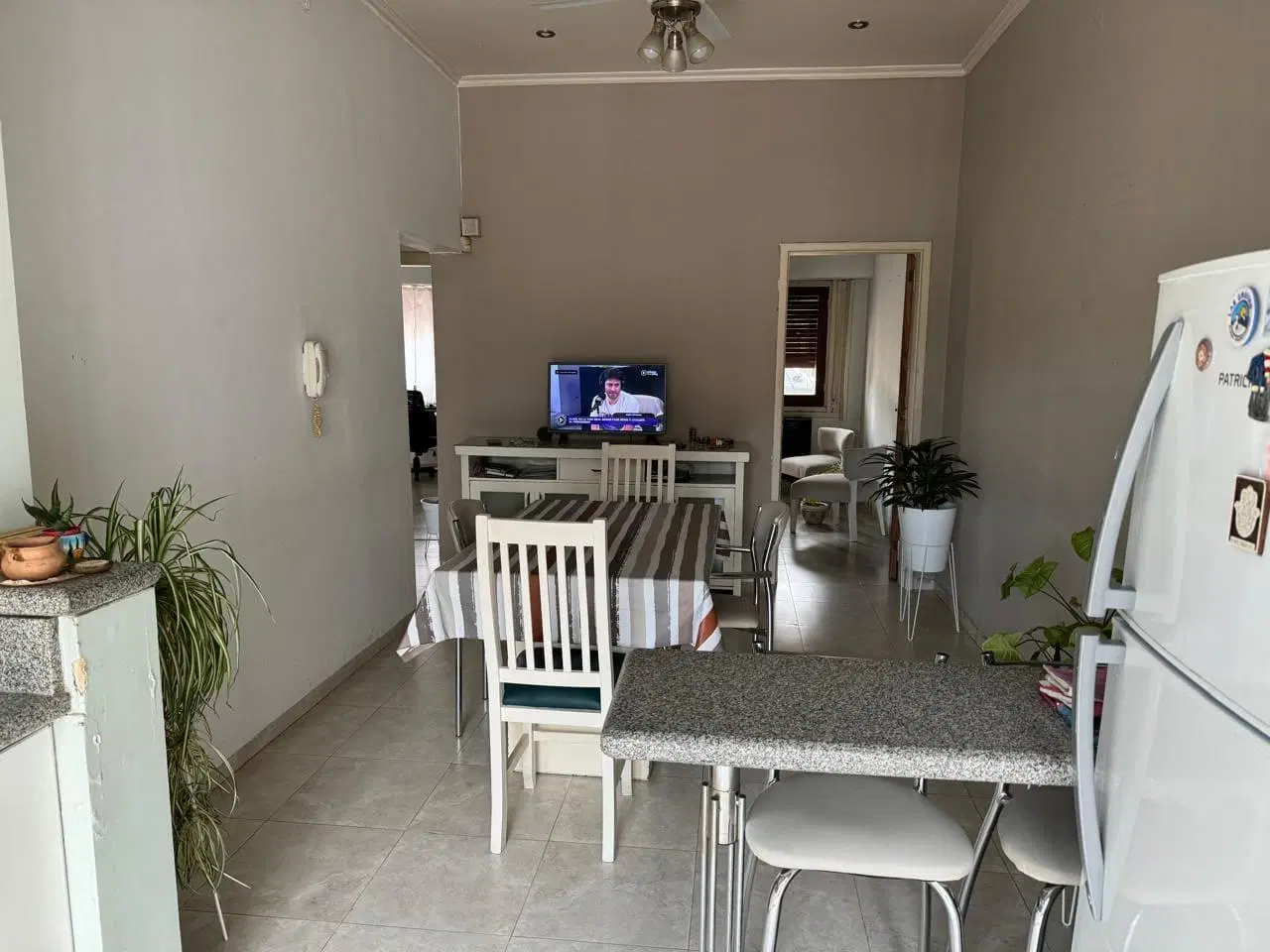 Casa en venta - 2 Dormitorios 2 Baños - 314Mts2 - Chivilcoy 2