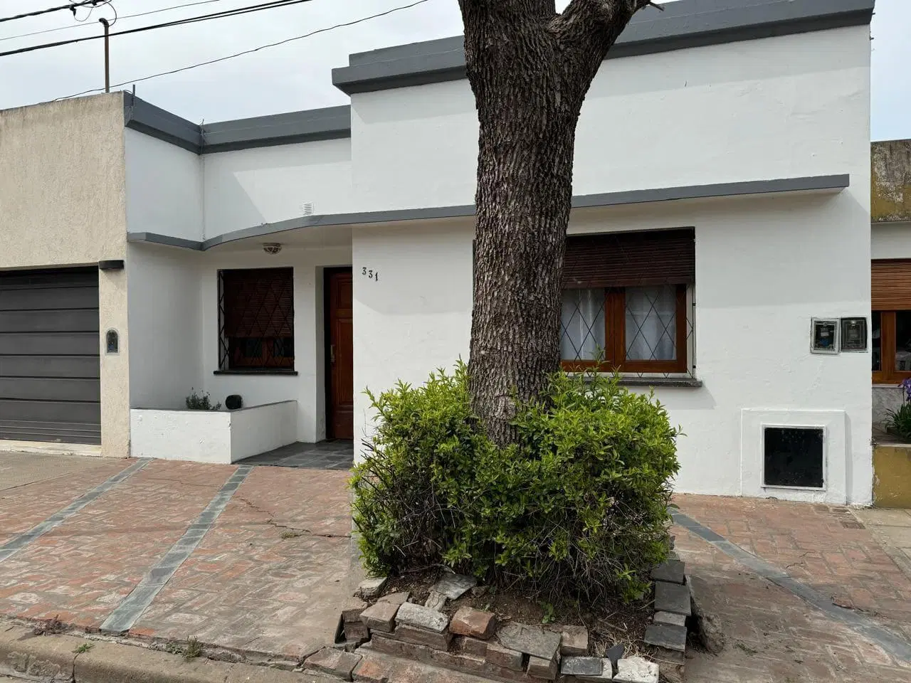Casa en venta - 2 Dormitorios 2 Baños - 314Mts2 - Chivilcoy 3