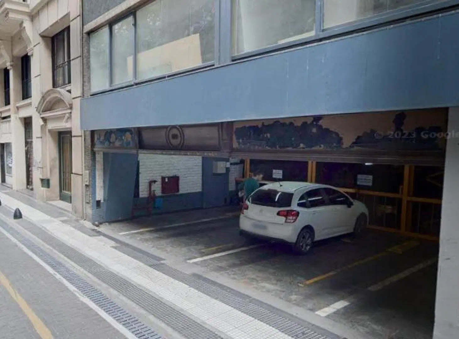 Cochera en venta - 12Mts2 - Retiro 3