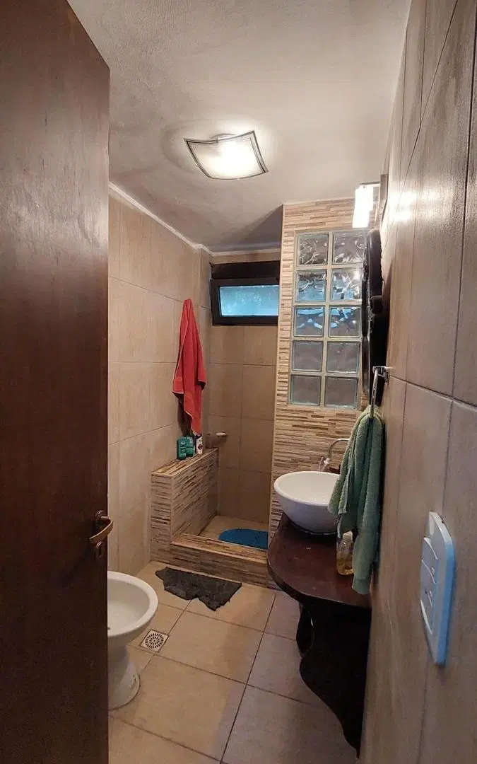 Casa en venta - 3 Dormitorios 2 Baños - Costa del Este 5