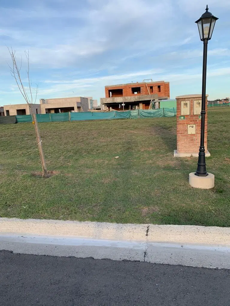 Terreno en venta - 629mts2 - Canning 2