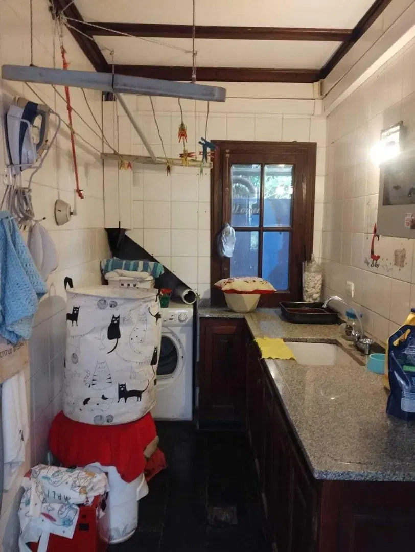 Casa en venta - 5 Dormitorios 4 Baños - Moreno 5