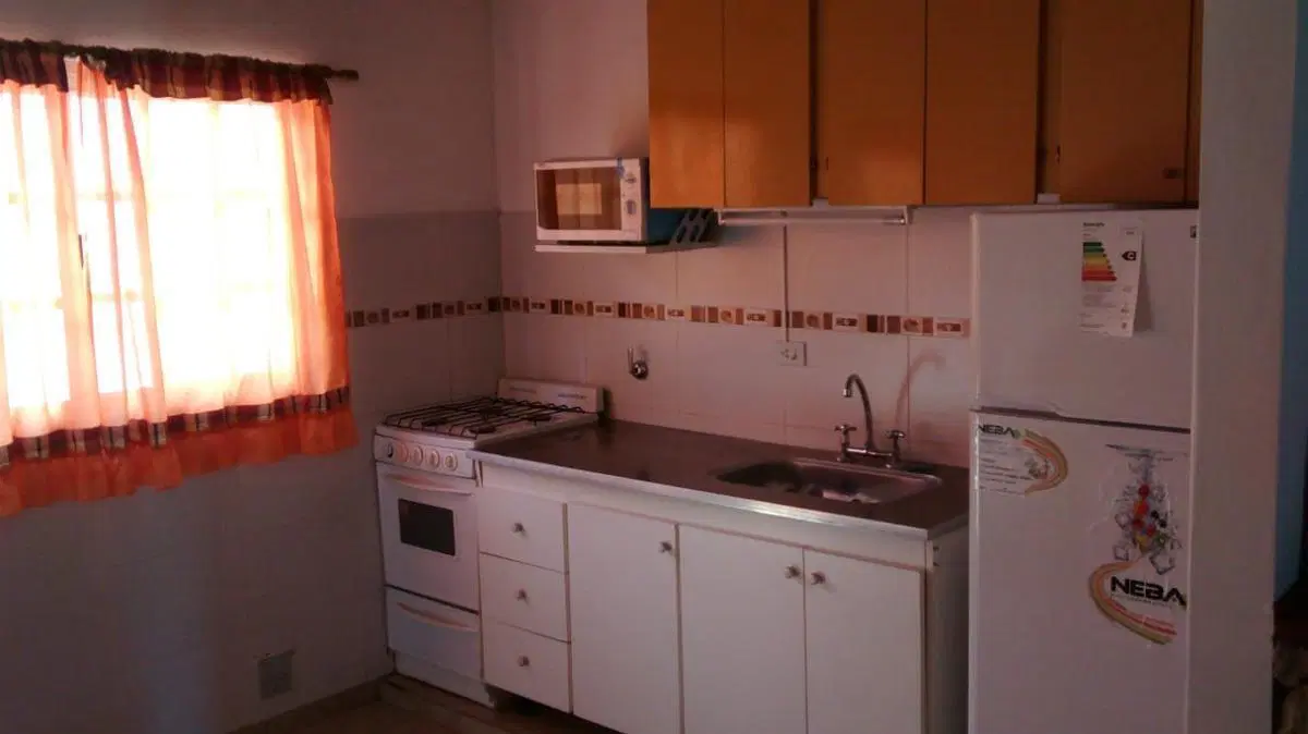 Casa en venta - 3 Dormitorios 1 Baño - 200Mts2 - Villa Gesell 3