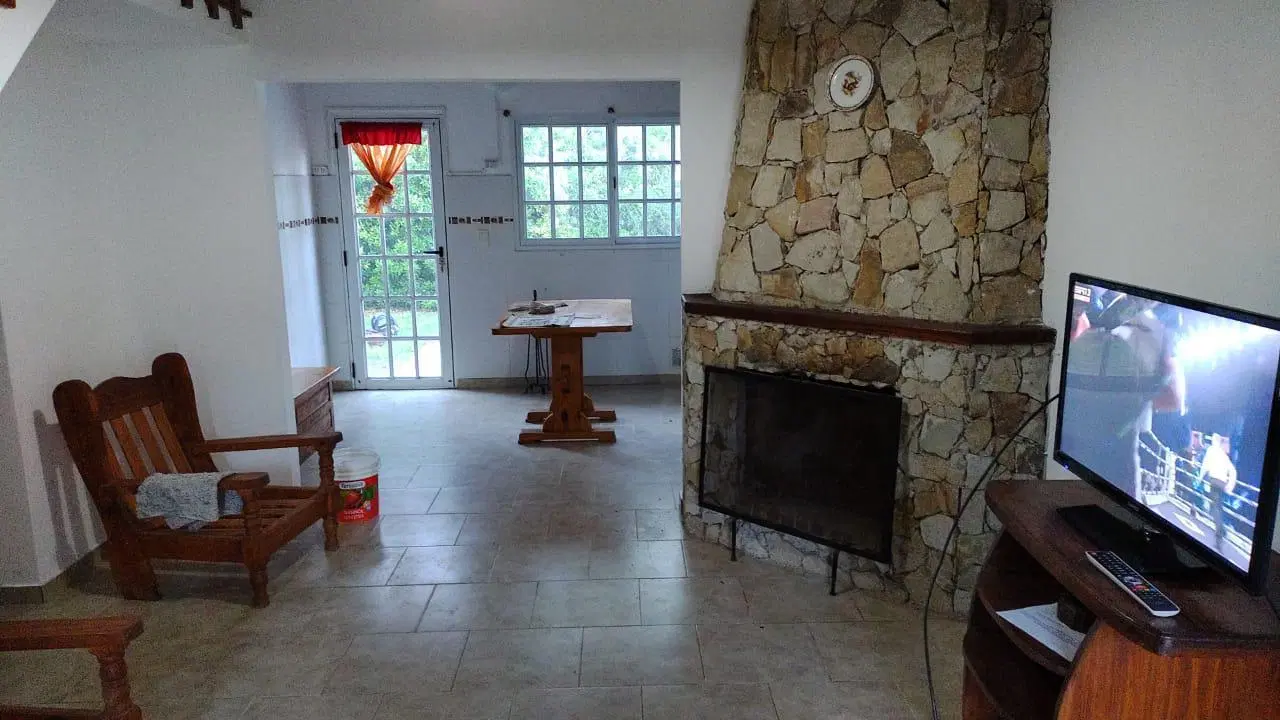 Casa en venta - 3 Dormitorios 1 Baño - 200Mts2 - Villa Gesell 5
