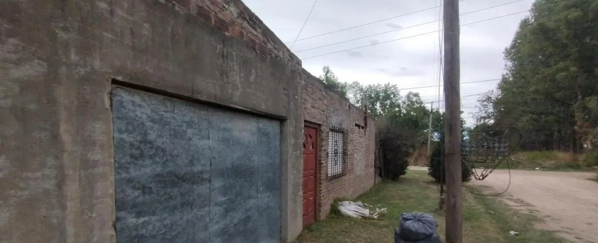 Casa en venta - 2 Dormitorios 1 Baño - Francisco Alvarez 2