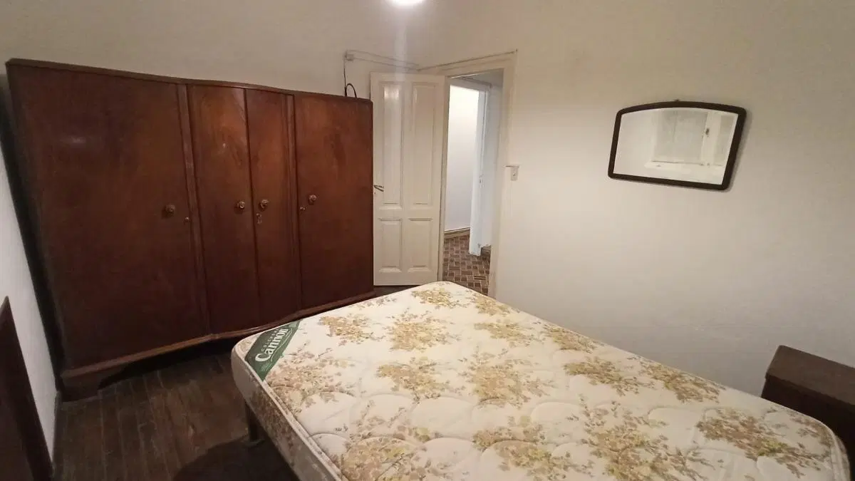 Casa y terreno en venta - 3 dormitorios 2 baños - 800 mts2 - Comandante Nicanor Otamendi 5