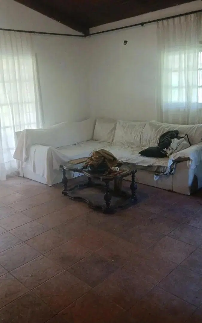 Casa en venta - 4 Dormitorios 3 Baños - Ezeiza 3