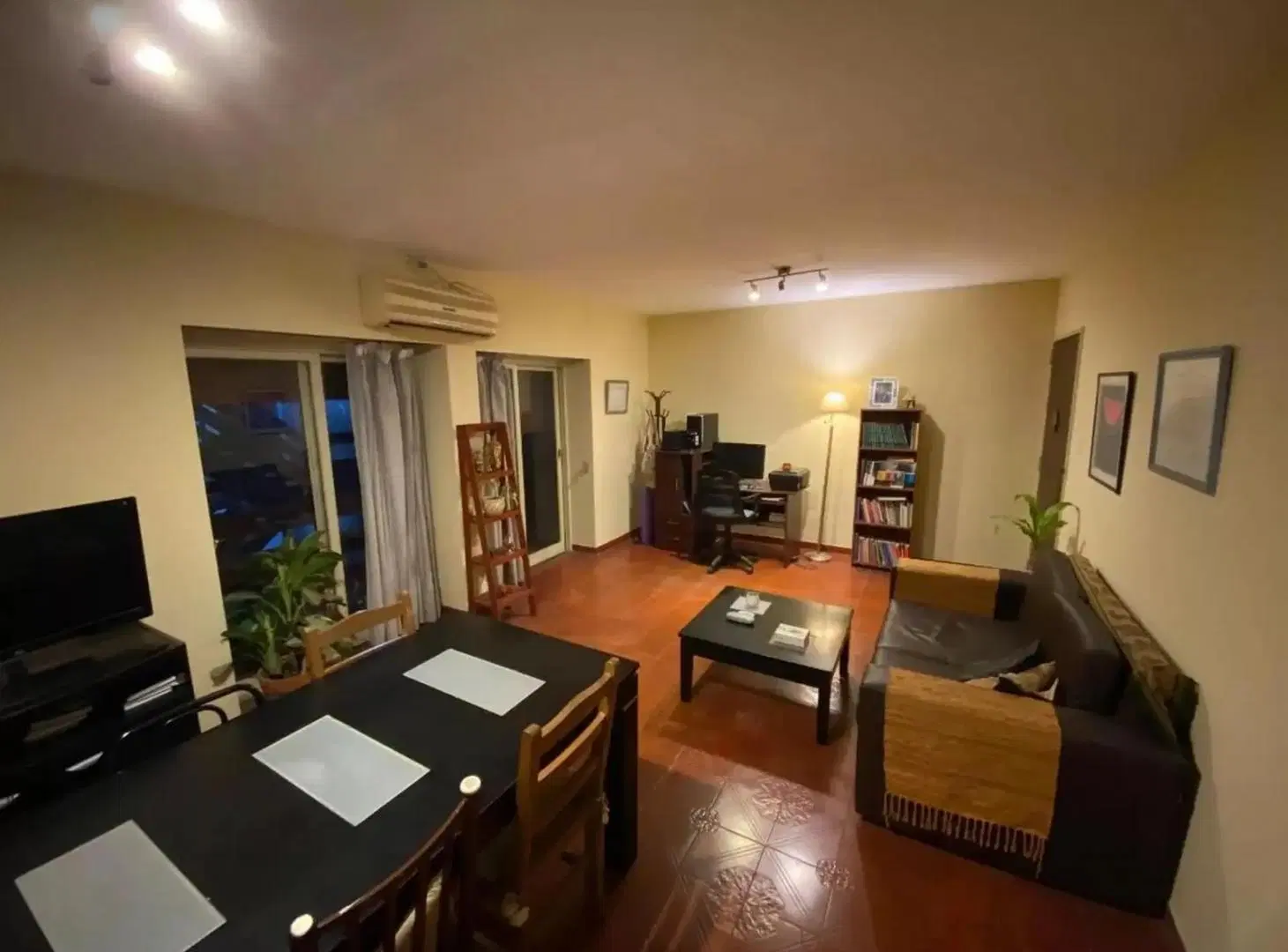 Departamento en venta - 2 Dormitorios 1 Baño - 70mts2 - Villa Lynch 3