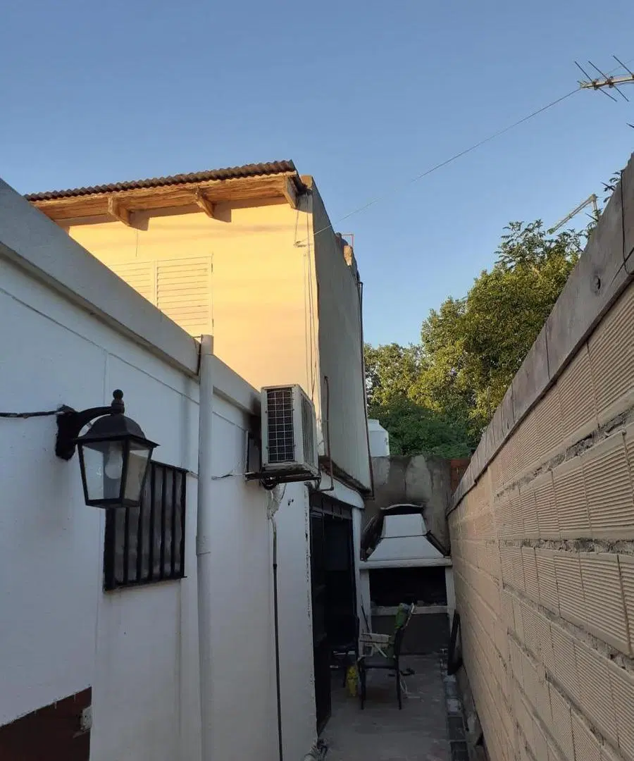 Casa en venta - 5 Dormitorios 2 Baños - 112Mts2 - La Plata 2