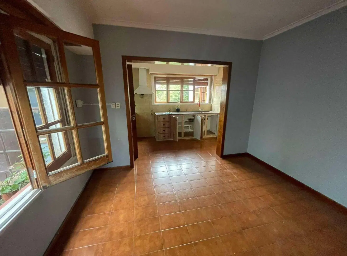 Casa en venta - 3 Dormitorios 2 Baños - Cochera - 300Mts2 - Bolívar 4