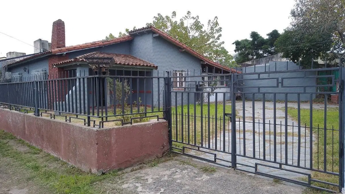 Casa en venta - 3 Dormitorios 1 Baño - Cocheras - 410Mts2 - General Rodríguez 4